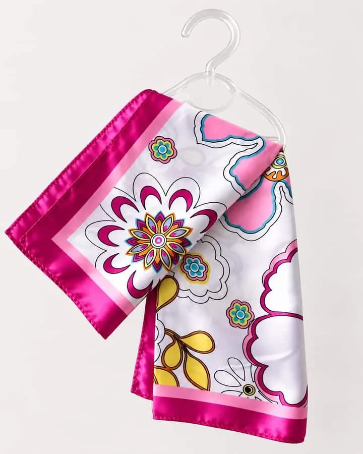 Pañuelo Floral Fucsia 50x50